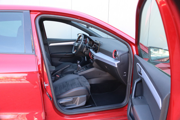 Seat Ibiza 95PK EcoTSI FR Business Intense Navigatie/Camera/Stoelverwarming/Full-LED