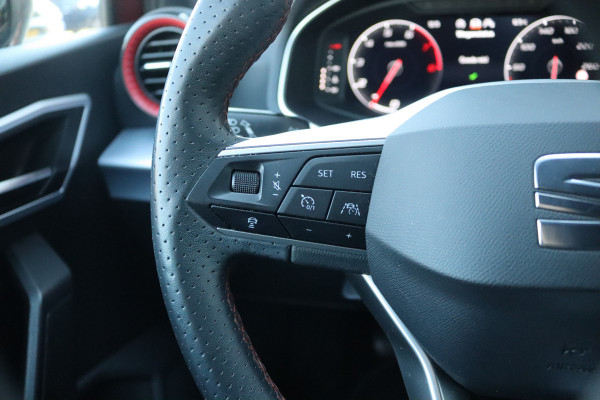 Seat Ibiza 95PK EcoTSI FR Business Intense Navigatie/Camera/Stoelverwarming/Full-LED