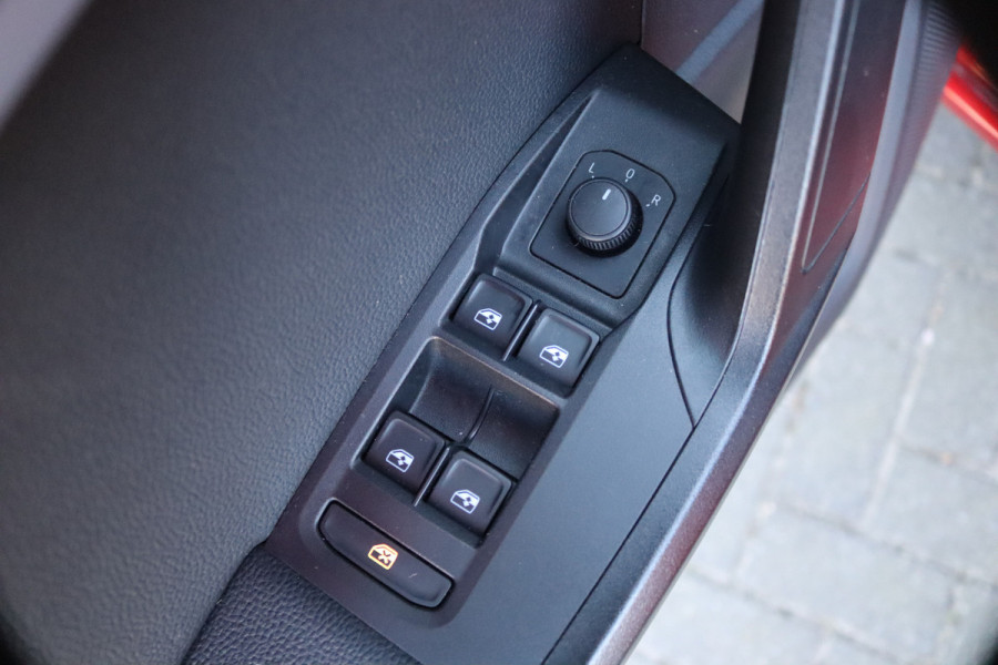 Seat Ibiza 95PK EcoTSI FR Business Intense Navigatie/Camera/Stoelverwarming/Full-LED