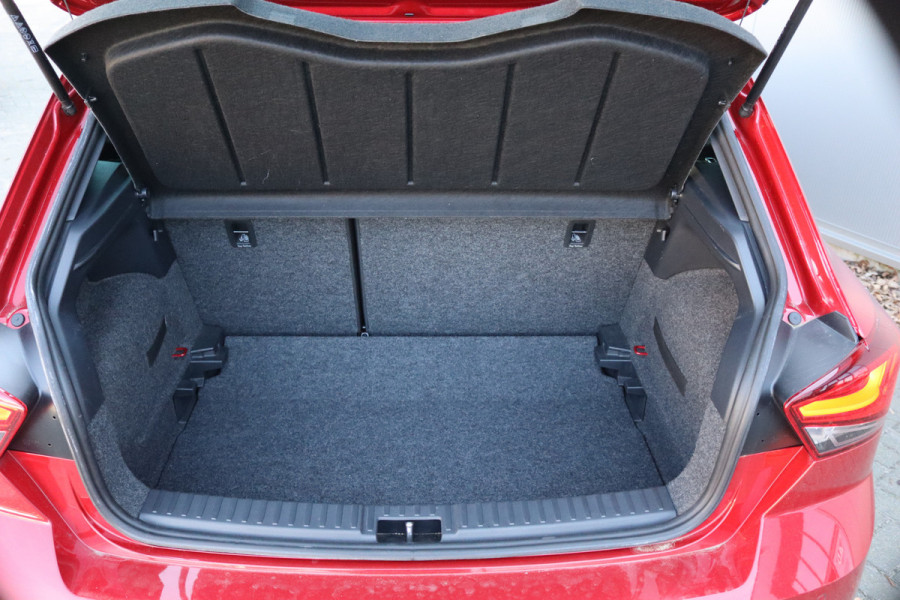 Seat Ibiza 95PK EcoTSI FR Business Intense Navigatie/Camera/Stoelverwarming/Full-LED