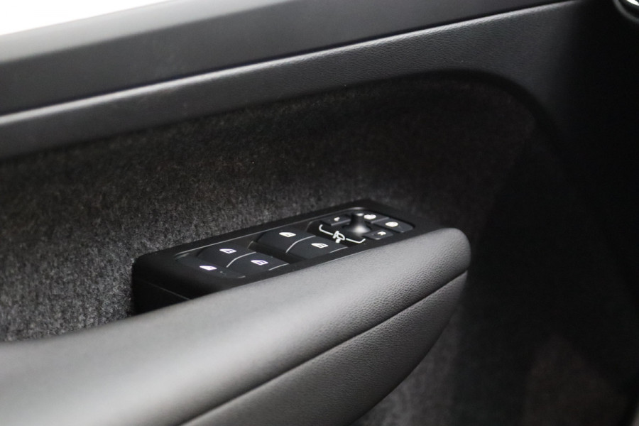 Volvo XC40 1.5 T4 Recharge 211 PK Inscription Expression PHEV, Leder, Adap. Cruise Control, Winterpakket