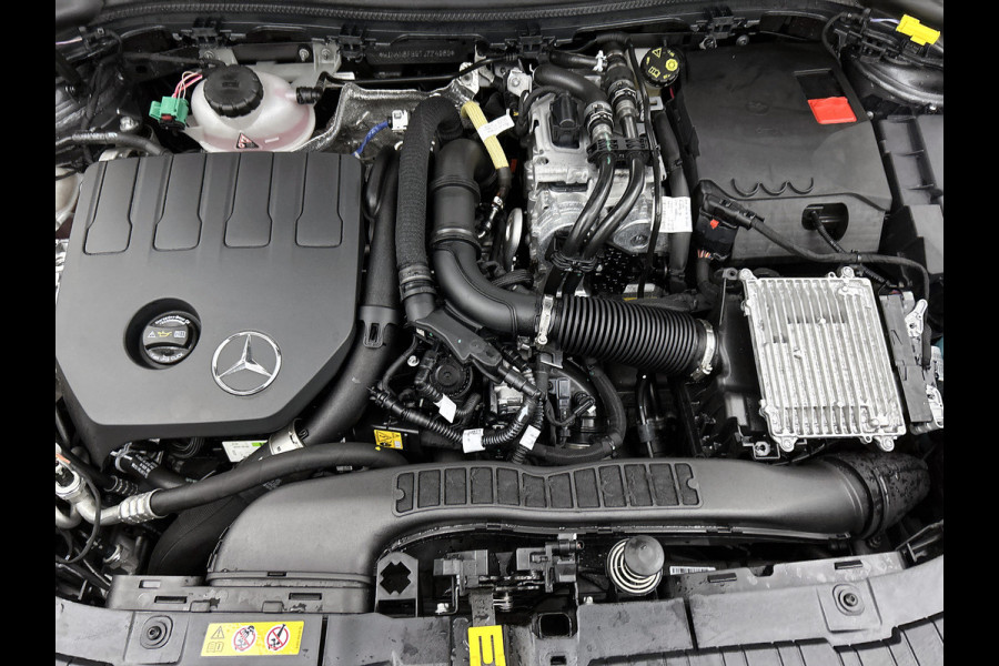Mercedes-Benz GLA 250 e Plug-In Hybride Trekhaak | Distronic | Sfeerverlichting | Stuur en Stoelverwarming | Ledkoplampen Inclusief 24 maanden Mercedes-Benz Certified garantie voor Europa.