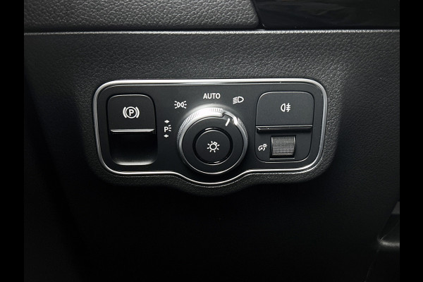 Mercedes-Benz GLA 250 e Plug-In Hybride Trekhaak | Distronic | Sfeerverlichting | Stuur en Stoelverwarming | Ledkoplampen Inclusief 24 maanden Mercedes-Benz Certified garantie voor Europa.