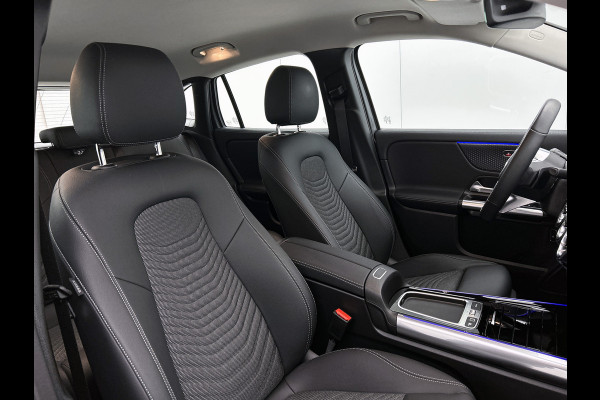 Mercedes-Benz GLA 250 e Plug-In Hybride Trekhaak | Distronic | Sfeerverlichting | Stuur en Stoelverwarming | Ledkoplampen Inclusief 24 maanden Mercedes-Benz Certified garantie voor Europa.