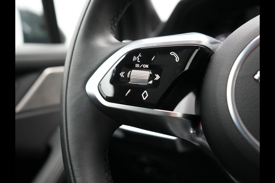 Jaguar I-PACE EV400 R-Dynamic HSE FACELIFT MODEL INCL BTW | Luchtvering | Panodak | Adaptive Cruise | Lederen Kuipstoelen Memory & Ventilatie | Alcantara Hemel |  22"L.M | Head Up | Meridian Sound | Keyless | Apple Carplay |