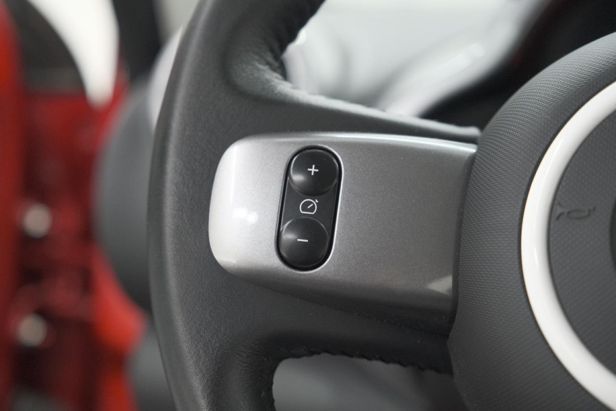 Renault Twingo 1.0 SCe Limited | Automaat | Parkeersensoren | Allseason Banden | Bluetooth Radio
