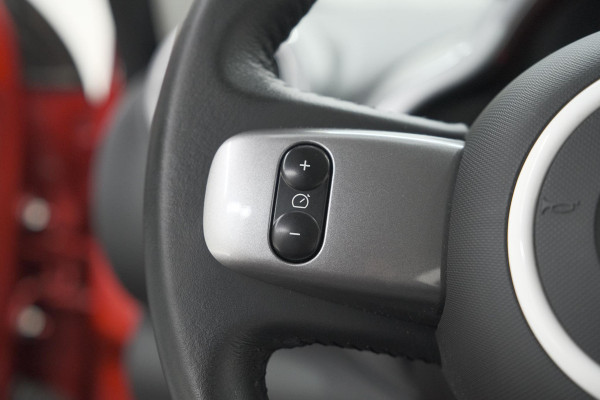 Renault Twingo 1.0 SCe Limited | Automaat | Parkeersensoren | Allseason Banden | Bluetooth Radio