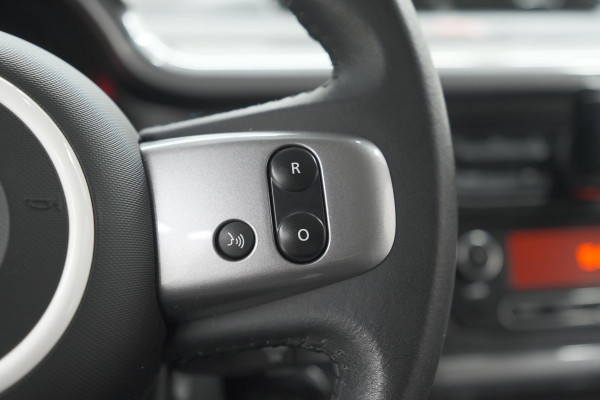 Renault Twingo 1.0 SCe Limited | Automaat | Parkeersensoren | Allseason Banden | Bluetooth Radio