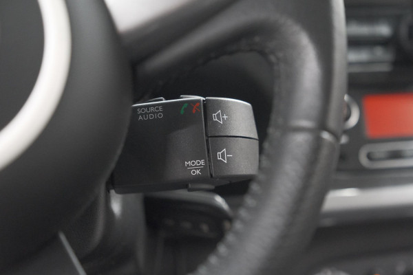 Renault Twingo 1.0 SCe Limited | Automaat | Parkeersensoren | Allseason Banden | Bluetooth Radio