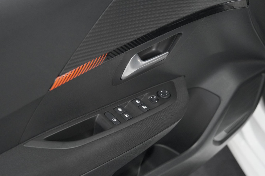 Peugeot 208 PureTech 100 Active Pack | Apple Carplay | Parkeersensoren | Airco