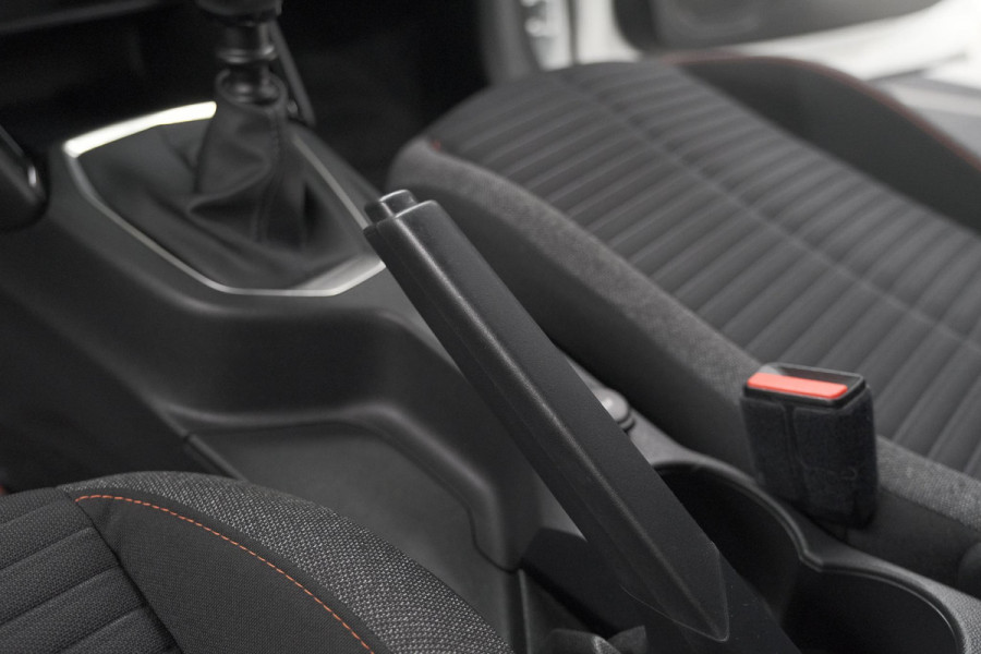 Peugeot 208 PureTech 100 Active Pack | Apple Carplay | Parkeersensoren | Airco