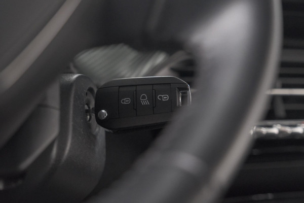 Peugeot 208 PureTech 100 Active Pack | Apple Carplay | Parkeersensoren | Airco