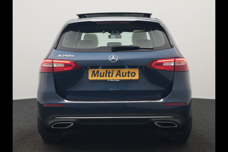 Mercedes-Benz B-Klasse 250 e Progressive PHEV 218pk Dealer O.H. | Trekhaak Af Fabriek | Panodak | Camera | Lederen Sportstoelen Memory & Verwarmd | Apple Carplay | Keyless | Cruise Control | Navigatie | DAB | Plug In Hybrid