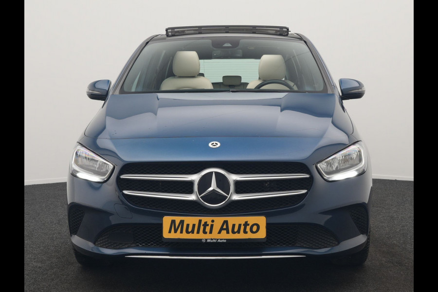 Mercedes-Benz B-Klasse 250 e Progressive PHEV 218pk Dealer O.H. | Trekhaak Af Fabriek | Panodak | Camera | Lederen Sportstoelen Memory & Verwarmd | Apple Carplay | Keyless | Cruise Control | Navigatie | DAB | Plug In Hybrid