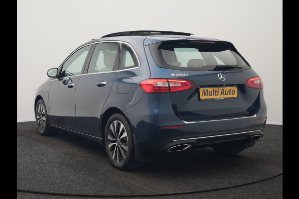 Mercedes-Benz B-Klasse 250 e Progressive PHEV 218pk Dealer O.H. | Trekhaak Af Fabriek | Panodak | Camera | Lederen Sportstoelen Memory & Verwarmd | Apple Carplay | Keyless | Cruise Control | Navigatie | DAB | Plug In Hybrid
