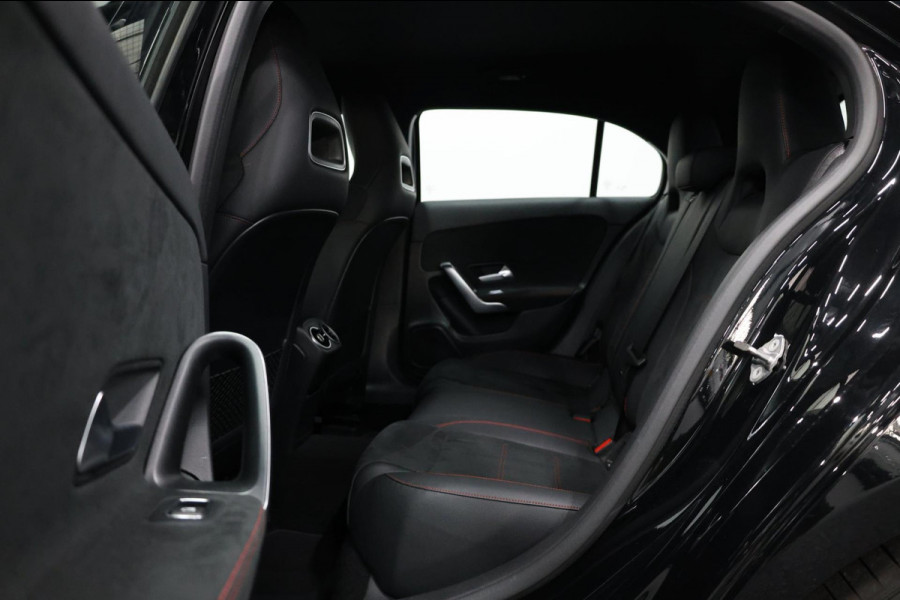 Mercedes-Benz A-Klasse 200 AMG Line LED/SFEER/HALF LEER+S.VERWARMING/CAM/LINE/ACC/ECC/12 MDN GARANTIE!