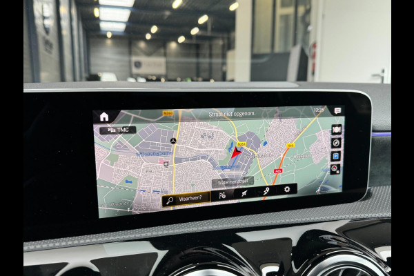 Mercedes-Benz A-Klasse 200 AMG Line LED/SFEER/HALF LEER+S.VERWARMING/CAM/LINE/ACC/ECC/12 MDN GARANTIE!