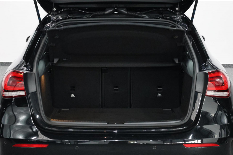 Mercedes-Benz A-Klasse 200 AMG Line LED/SFEER/HALF LEER+S.VERWARMING/CAM/LINE/ACC/ECC/12 MDN GARANTIE!