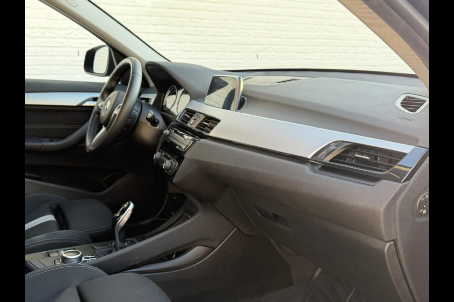 BMW X1 SDrive18i Automaat Clima Cruise Navi Pdc V+A Stoelverwarming Elek. A-klep