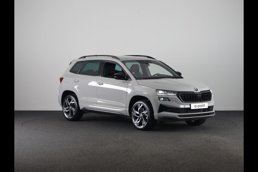 Škoda Karoq 1.5 TSI ACT Sportline Business 150pk | Wegklapbare trekhaak | Navigatie via APP | Verlengde garantie | Verwambare stoelen voor en achter