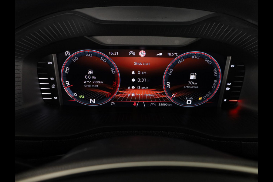 Škoda Karoq 1.5 TSI ACT Sportline Business 150pk | Wegklapbare trekhaak | Navigatie via APP | Verlengde garantie | Verwambare stoelen voor en achter