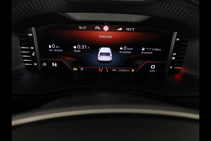 Škoda Karoq 1.5 TSI ACT Sportline Business 150pk | Wegklapbare trekhaak | Navigatie via APP | Verlengde garantie | Verwambare stoelen voor en achter