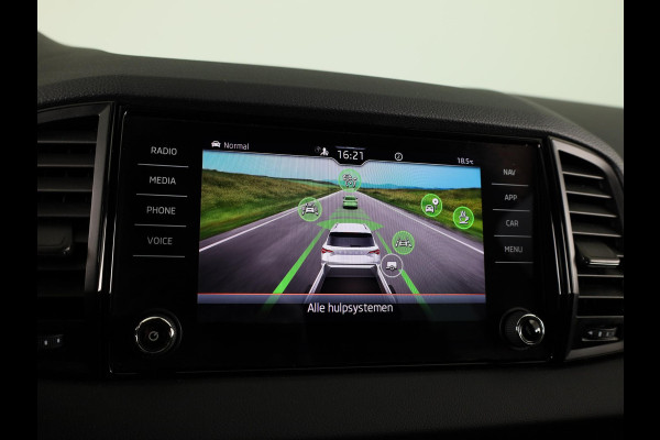 Škoda Karoq 1.5 TSI ACT Sportline Business 150pk | Wegklapbare trekhaak | Navigatie via APP | Verlengde garantie | Verwambare stoelen voor en achter