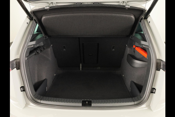 Škoda Karoq 1.5 TSI ACT Sportline Business 150pk | Wegklapbare trekhaak | Navigatie via APP | Verlengde garantie | Verwambare stoelen voor en achter