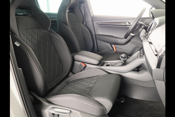 Škoda Karoq 1.5 TSI ACT Sportline Business 150pk | Wegklapbare trekhaak | Navigatie via APP | Verlengde garantie | Verwambare stoelen voor en achter