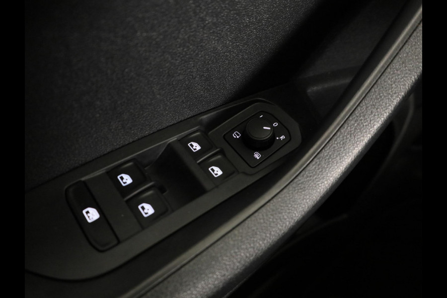 Škoda Karoq 1.5 TSI ACT Sportline Business 150pk | Wegklapbare trekhaak | Navigatie via APP | Verlengde garantie | Verwambare stoelen voor en achter