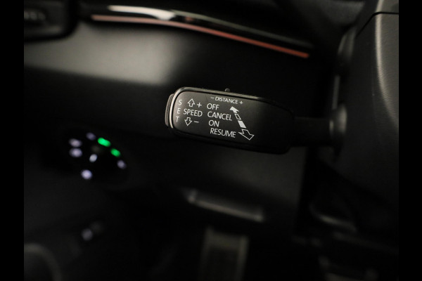 Škoda Karoq 1.5 TSI ACT Sportline Business 150pk | Wegklapbare trekhaak | Navigatie via APP | Verlengde garantie | Verwambare stoelen voor en achter