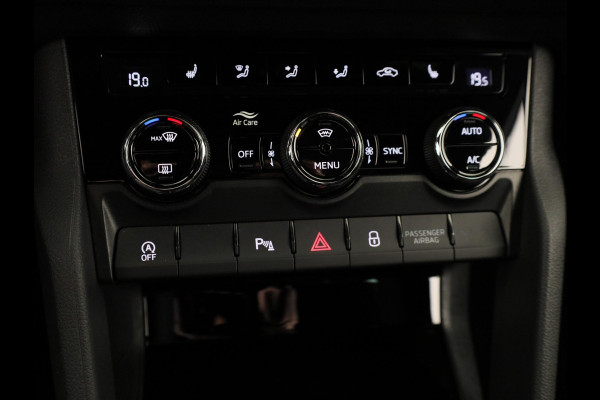 Škoda Karoq 1.5 TSI ACT Sportline Business 150pk | Wegklapbare trekhaak | Navigatie via APP | Verlengde garantie | Verwambare stoelen voor en achter