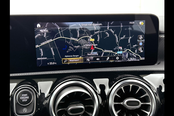Mercedes-Benz A-Klasse 160 Business Solution Luxury Ledkoplampen | MBUX augmented reality voor navigatie | Sfeerverlichting | Stoelverwarming voor | Achteruitrijcamera. Inclusief 24 maanden Mercedes-Benz Certified garantie voor Europa.