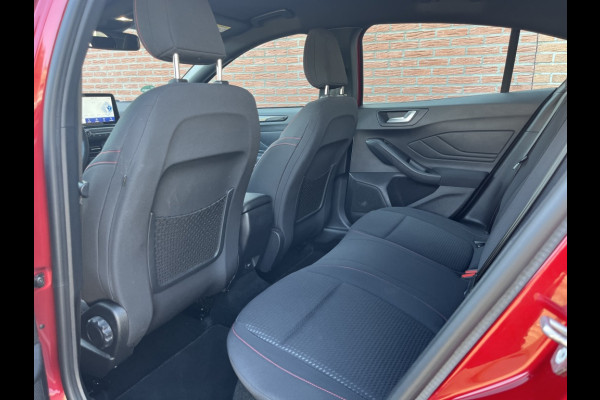 Ford Focus 150pk EcoB. ST L. Bns *NIEUW GELEVERD/DEALERONDERHOUDEN*