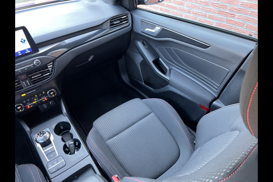 Ford Focus 150pk EcoB. ST L. Bns *NIEUW GELEVERD/DEALERONDERHOUDEN*