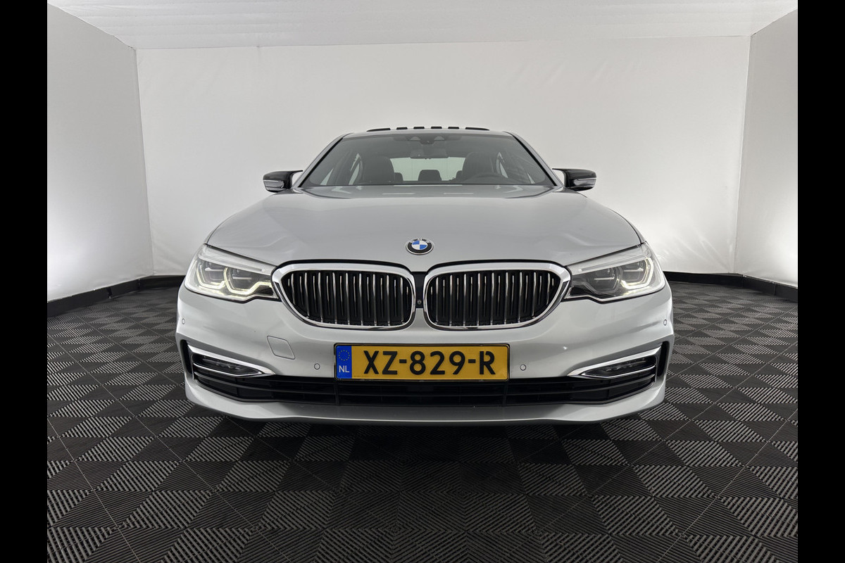 BMW 5 Serie 530e iPerformance High Executive (Plug-in) *PANO | LEATHER | FULL-LED | TOP-VIEW | HARMAN/KARDON | BLINDSPOT | MEMORY-PACK | HEATED-COMFORTSEATS | DIGI-COCKPIT | AMBIENT-LIGHT | NAVI-FULLMAP | 20''ALU*