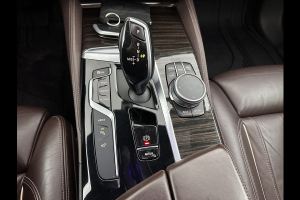 BMW 5 Serie 530e iPerformance High Executive (Plug-in) *PANO | LEATHER | FULL-LED | TOP-VIEW | HARMAN/KARDON | BLINDSPOT | MEMORY-PACK | HEATED-COMFORTSEATS | DIGI-COCKPIT | AMBIENT-LIGHT | NAVI-FULLMAP | 20''ALU*