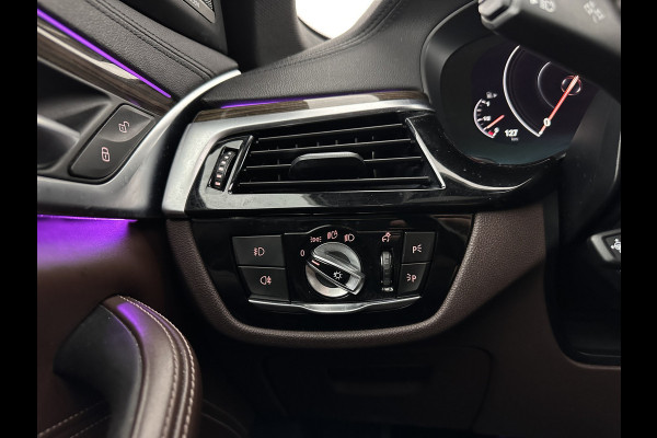 BMW 5 Serie 530e iPerformance High Executive (Plug-in) *PANO | LEATHER | FULL-LED | TOP-VIEW | HARMAN/KARDON | BLINDSPOT | MEMORY-PACK | HEATED-COMFORTSEATS | DIGI-COCKPIT | AMBIENT-LIGHT | NAVI-FULLMAP | 20''ALU*