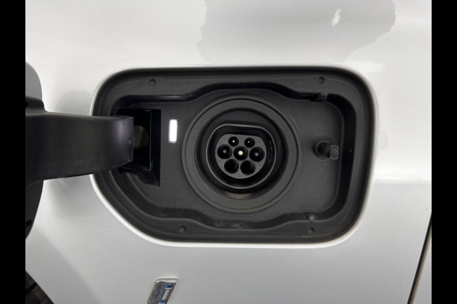 BMW 5 Serie 530e iPerformance High Executive (Plug-in) *PANO | LEATHER | FULL-LED | TOP-VIEW | HARMAN/KARDON | BLINDSPOT | MEMORY-PACK | HEATED-COMFORTSEATS | DIGI-COCKPIT | AMBIENT-LIGHT | NAVI-FULLMAP | 20''ALU*