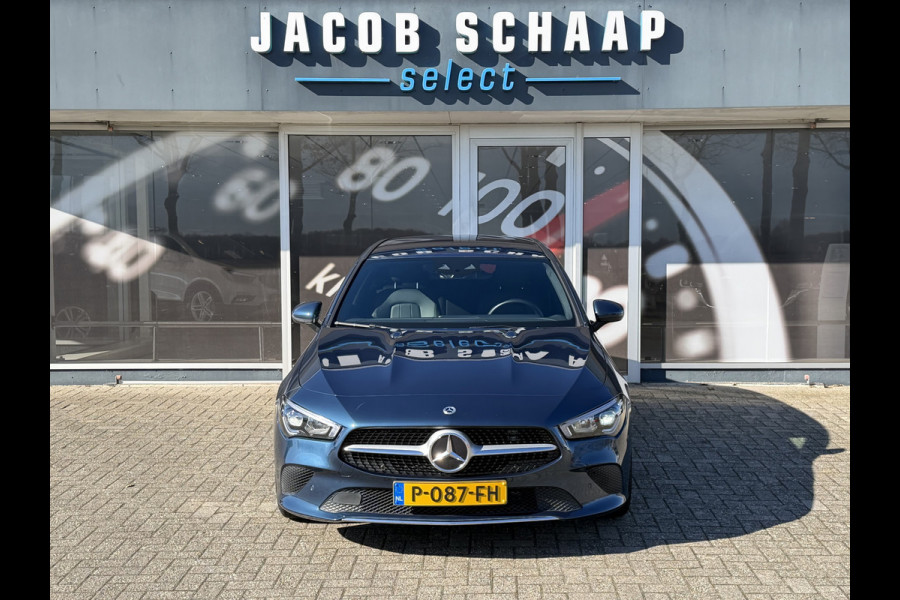 Mercedes-Benz CLA-Klasse Shooting Brake 180 Business Solution Luxury Automaat / Leder / PDC v+a / Navigatie / Keyless / Led