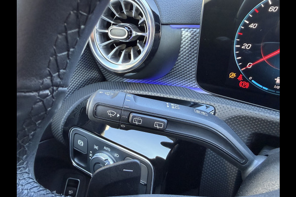 Mercedes-Benz CLA-Klasse Shooting Brake 180 Business Solution Luxury Automaat / Leder / PDC v+a / Navigatie / Keyless / Led