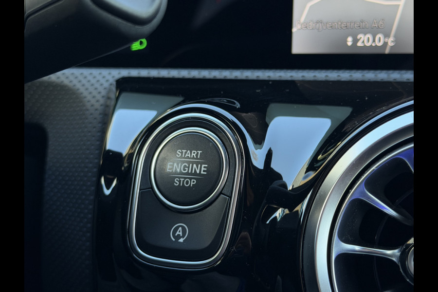 Mercedes-Benz CLA-Klasse Shooting Brake 180 Business Solution Luxury Automaat / Leder / PDC v+a / Navigatie / Keyless / Led