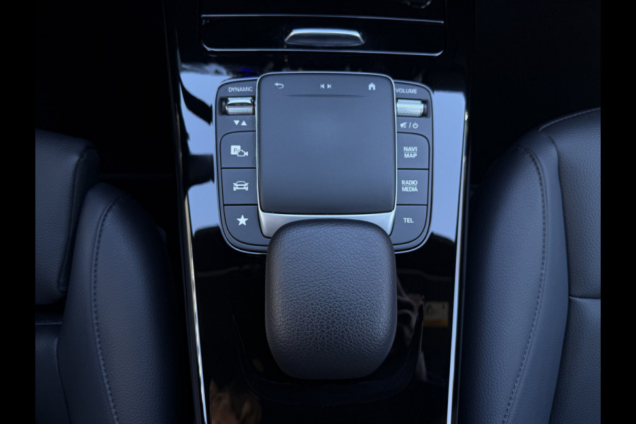 Mercedes-Benz CLA-Klasse Shooting Brake 180 Business Solution Luxury Automaat / Leder / PDC v+a / Navigatie / Keyless / Led