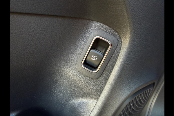 Mercedes-Benz CLA-Klasse Shooting Brake 180 Business Solution Luxury Automaat / Leder / PDC v+a / Navigatie / Keyless / Led