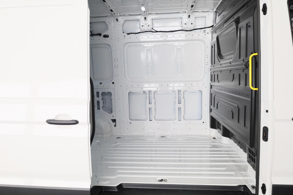 Volkswagen Crafter Trendline L3 Bestelwagen (2) GP 2.0 TDI EU6 103 k Volkswagen Bedrijfswagens Crafter Trendline L3H3  2.0 TDI EU6 140 pk GVW 3.5T Automaat! VOORRAAD!!