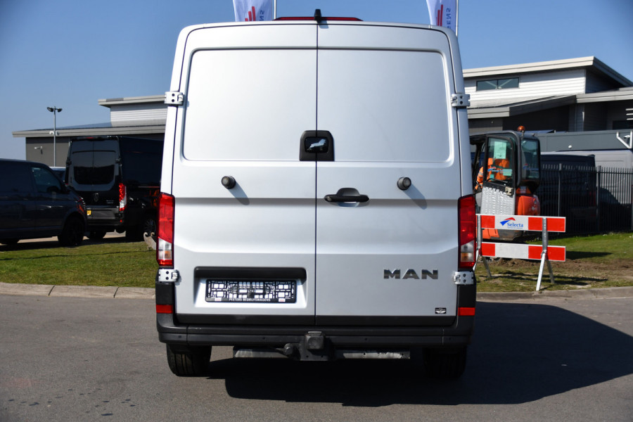 MAN TGE 35 2.0 L3H2 PB Edition Cruise, Camera, Carplay, LED, 177pk, Automaat, Sensoren, 2 x Schuifdeur, Stoelverwarming, Uniek!