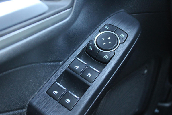 Ford Kuga 2.5 PHEV Titanium | Wegklapbare trekhaak | Winter Pack | Adaptive cruise control | Dodehoeksensoren | Elektrische achterklep | Head up Display