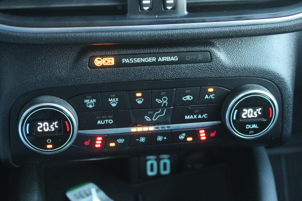 Ford Kuga 2.5 PHEV Titanium | Wegklapbare trekhaak | Winter Pack | Adaptive cruise control | Dodehoeksensoren | Elektrische achterklep | Head up Display