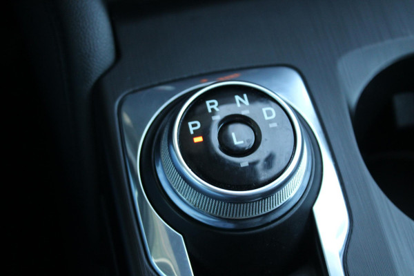 Ford Kuga 2.5 PHEV Titanium | Wegklapbare trekhaak | Winter Pack | Adaptive cruise control | Dodehoeksensoren | Elektrische achterklep | Head up Display