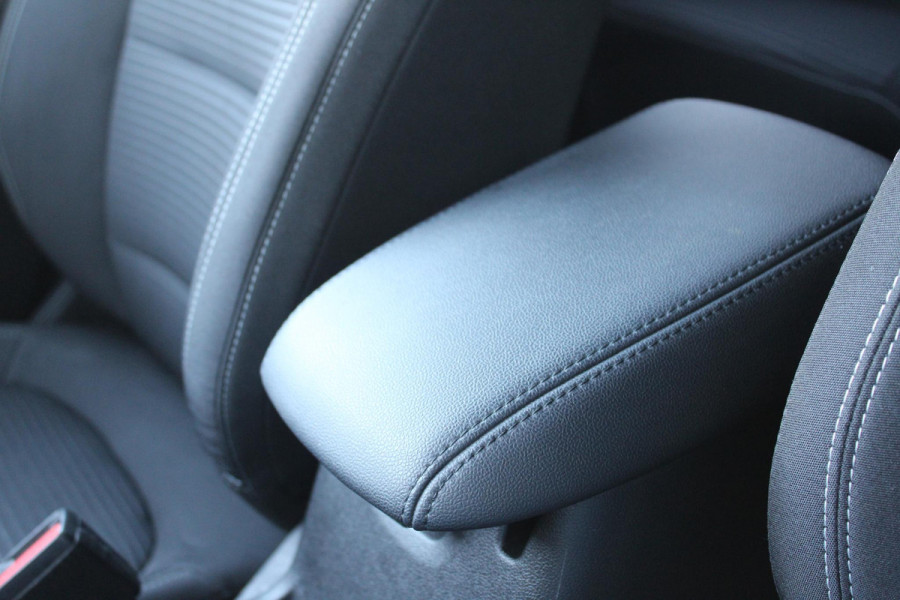 Ford Kuga 2.5 PHEV Titanium | Wegklapbare trekhaak | Winter Pack | Adaptive cruise control | Dodehoeksensoren | Elektrische achterklep | Head up Display